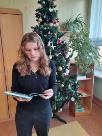 Choinka strojna w czytanie