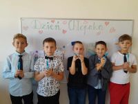 Uczniowie w krawatach