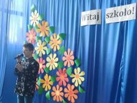 Uczniowie w okularach VR