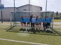 Drużyna dziewcząt w piłce nożnej