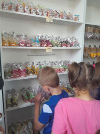 Elio w kosmosie i lizaki w manufakturze...